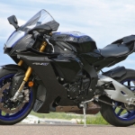 Yamaha YZF R1M - 01